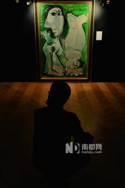香港不少艺术品拍卖行、画廊及中介机构都有“国际”背景。