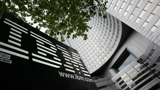 IBM股价跳水 巴菲特一日损失12亿美元
