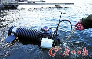 美高中生用废料造出潜水艇 可潜入水下9米深(图)